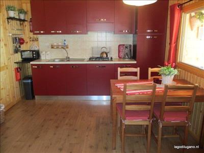 Chalets direct aan water Meer van Lugano